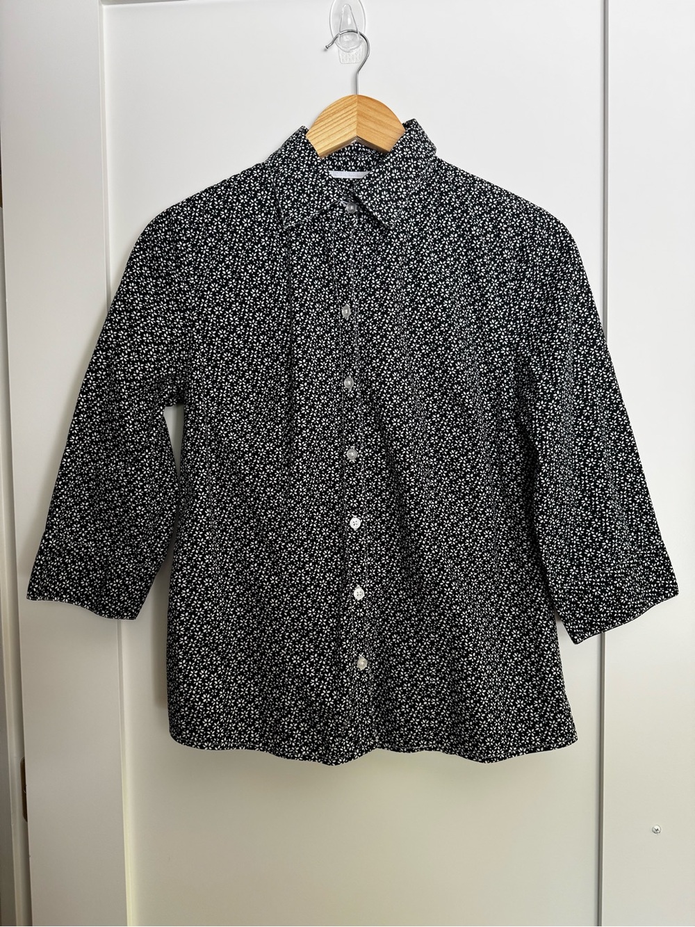 Croft & Barrow Black Floral Button Front Blouse Stretch Cotton Size Small